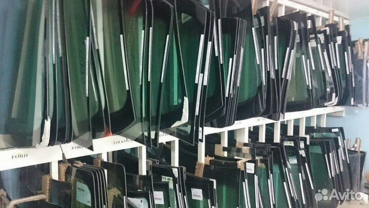 Заднее стекло Фольксваген Мультивен