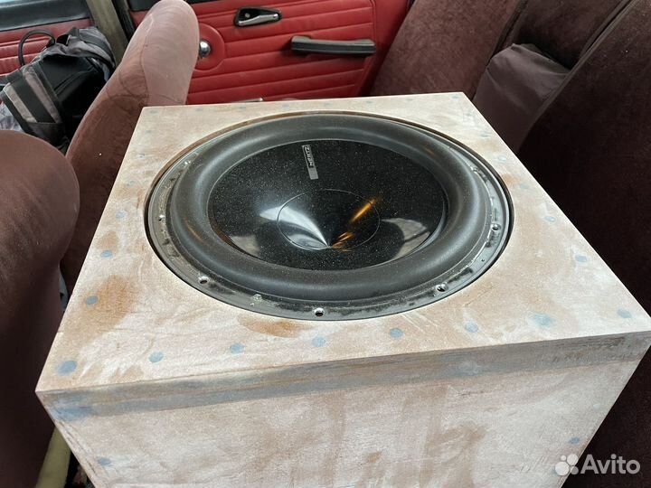 Сабвуфер Hertz HX300