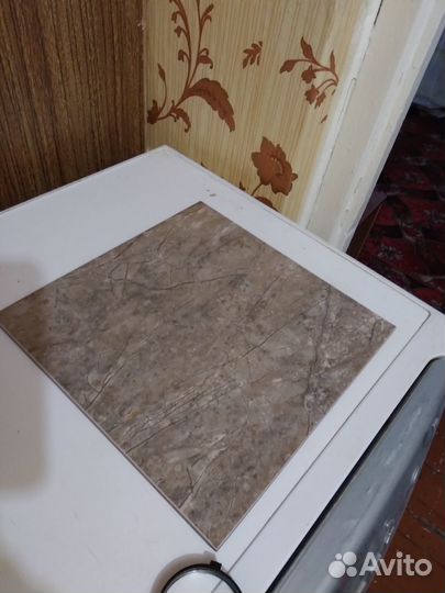 Продам плитка напольная+ клей