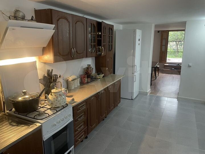 Дом 145 м² на участке 2,5 сот.