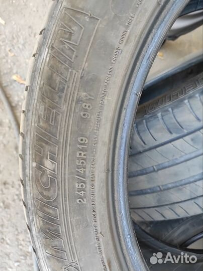 Michelin Alpin 4 245/45 R19