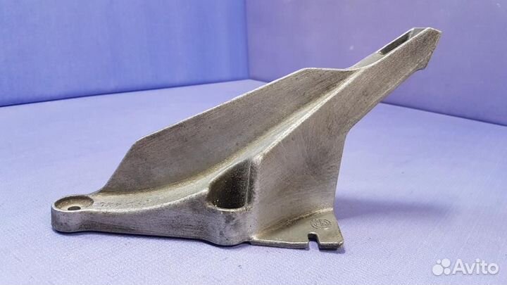 Кронштейн двигателя левый BMW 5-серия E39