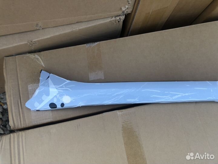 Накладка молдинг левой стойки Рендж Ровер вог L405