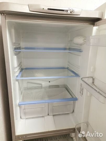 Холодильник Indesit 1,67м