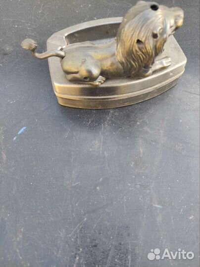 Пепельница лев