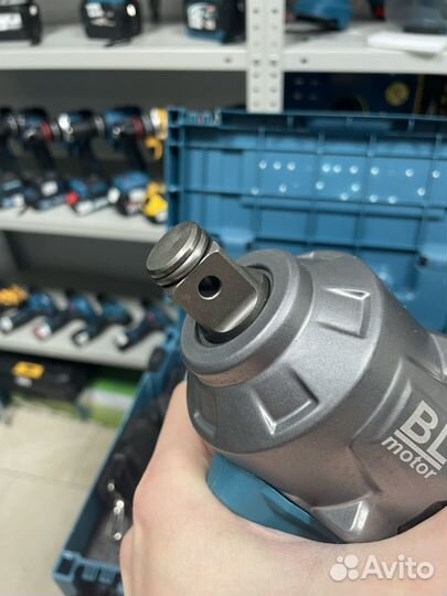 Грузовой аккумуляторный гайковерт Makita 3000нм