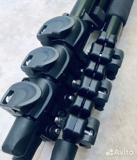 Штатив Manfrotto 290 (Italy) в идеальном состоянии