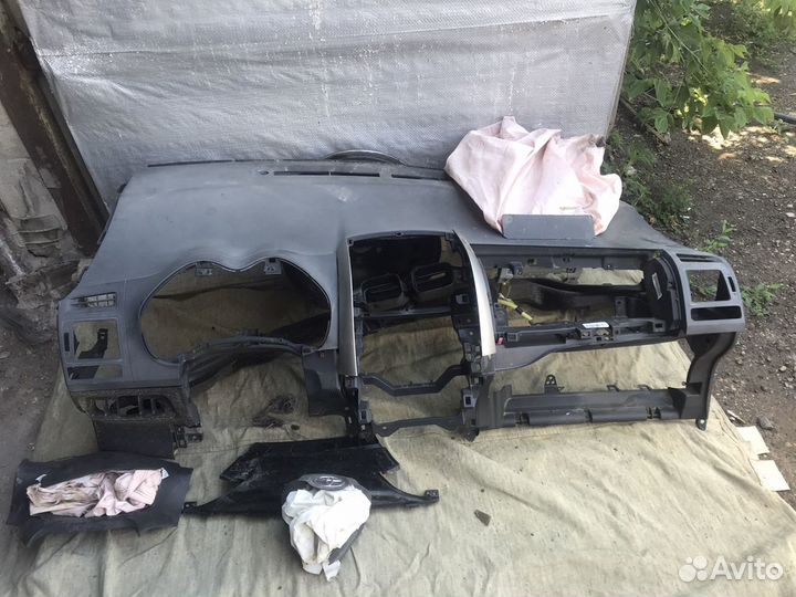Панель торпеда toyota auris 2008 год