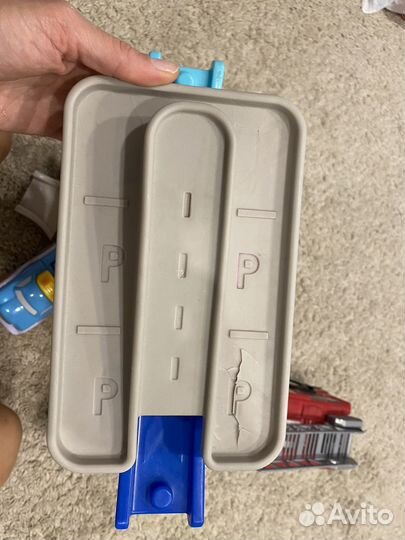 Игровой трек и машинки