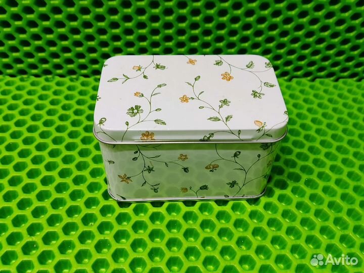 Коробки жестяные с крышкой