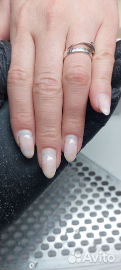 Модель на маникюр