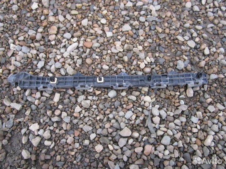 Крепление бампера заднее левое Toyota Corolla