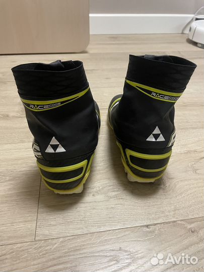 Лыжные ботинки классические