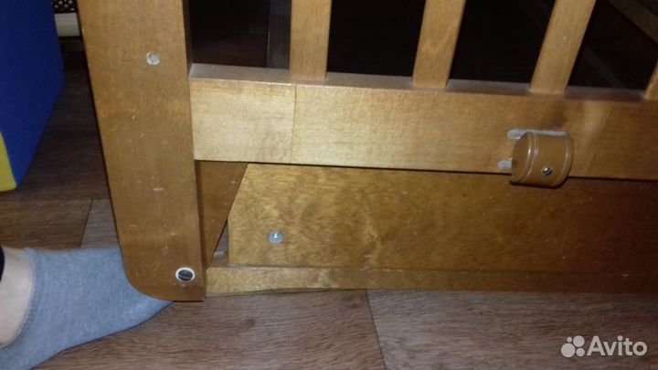 Продам детскую кроватку качалку