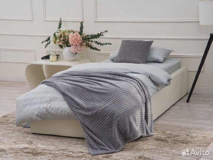 Кровать новая. цена за полный комплект