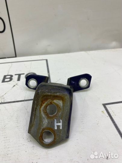 Петля двери передняя правая Mazda 6 GH 2008