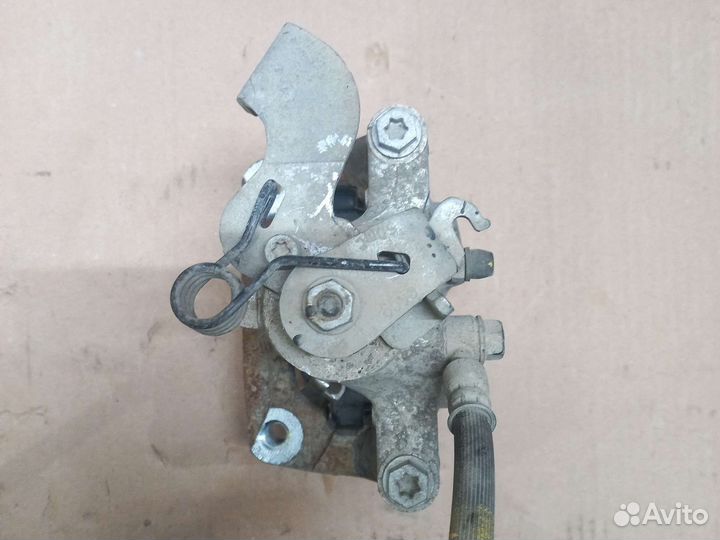 Суппорт задний правый Киа Сид 2 JD