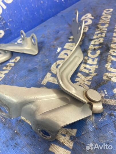 Петли капота. Mazda Mpv минивен GY-DE 2001