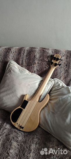 Бас гитара-укулеле Cate