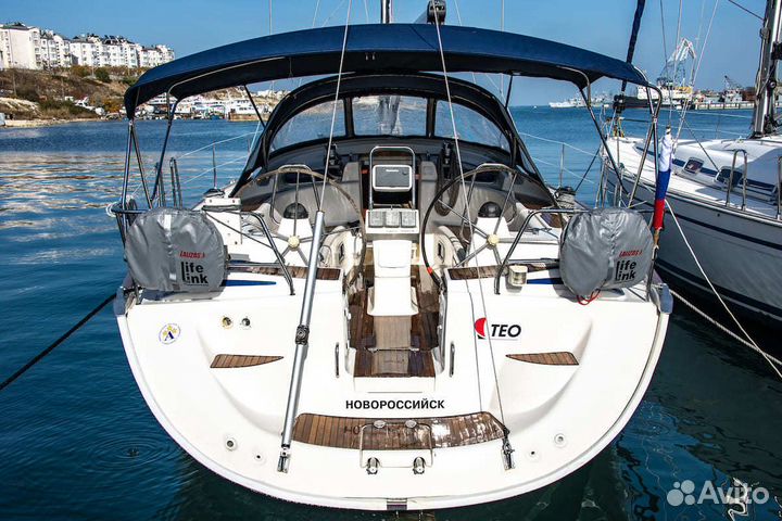 Парусно моторная яхта Бавария 50