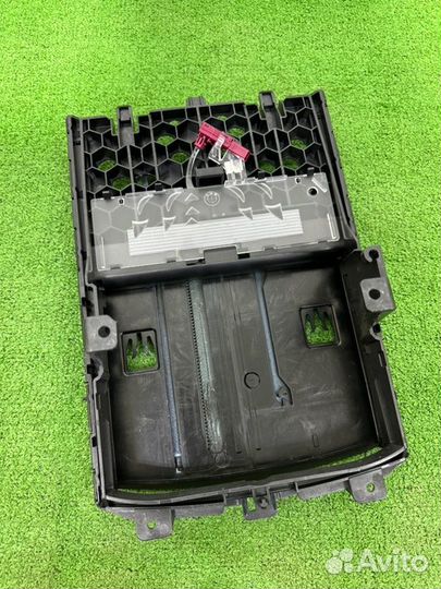 Вещевой ящик Bmw 5-Series G30 2018