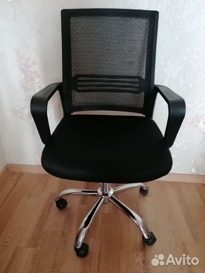 Офисное кресло