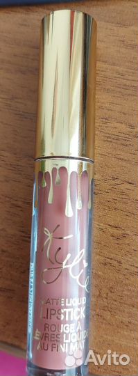 Духи, жидкая помада, накладные ресницы