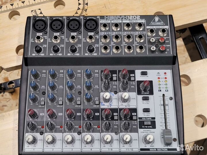 Микшер behringer