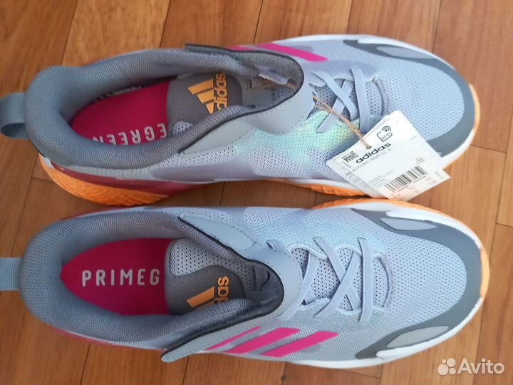 Кроссовки Adidas новые