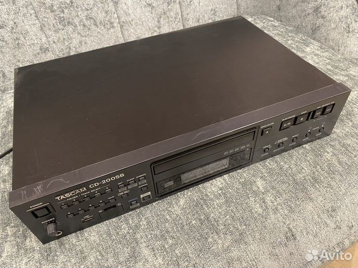 Проигрыватель Tascam CD-200SB