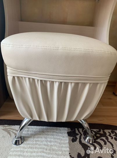 Трельяж и пуфик