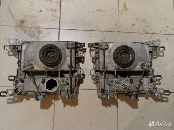 Фара toyota hiace