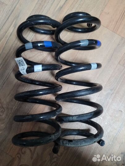 Пружины задние Hyundai Santa Fe 2022 г. оригинал