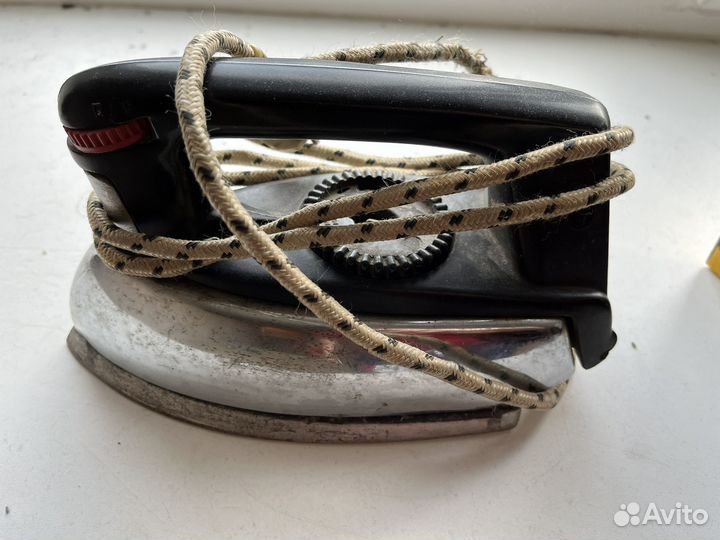 Утюг старинный