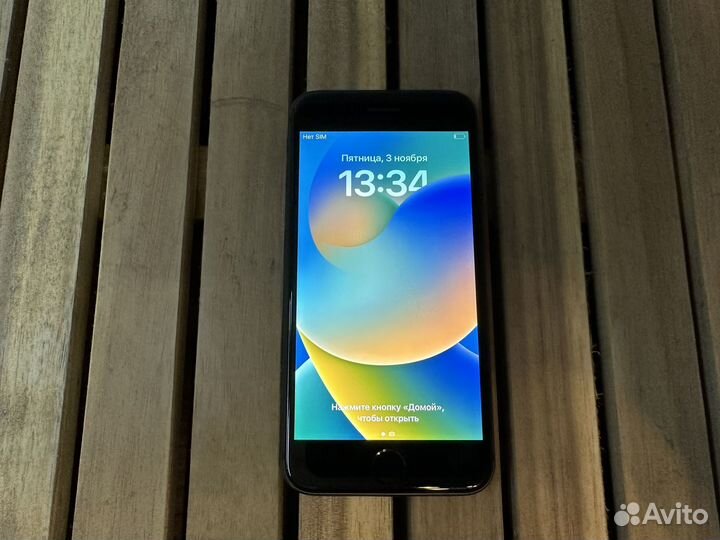 iPhone 8, 64 ГБ