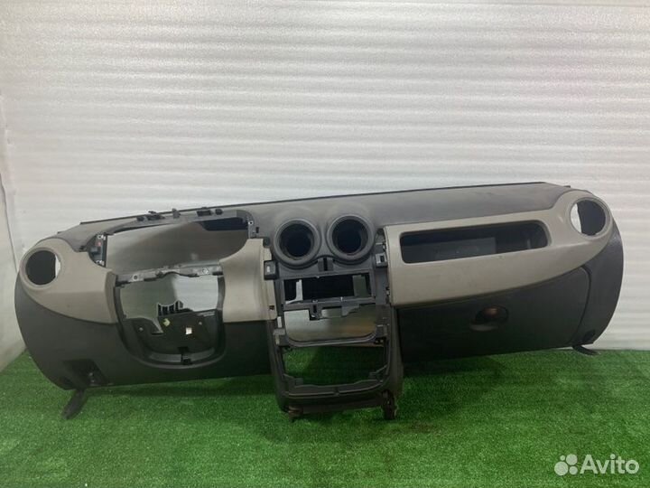 Торпеда Renault Logan седан 1.6 K7MC697 (84 Л.С.)