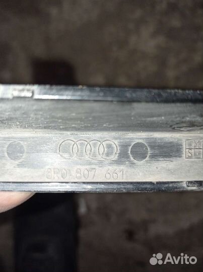 Audi q5 центральная планка бампера