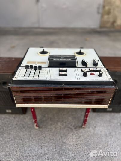 Катушечный магнитофон комета