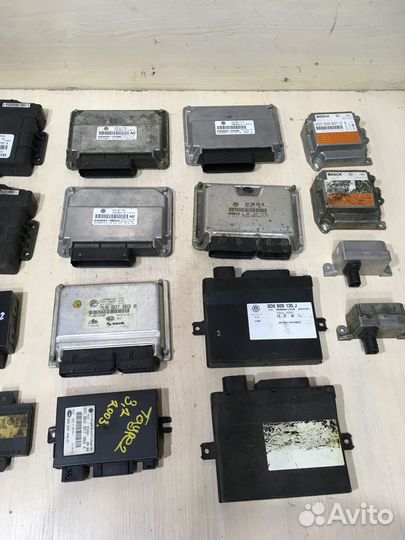 Блок управления двигателем Тоуарег 3.2 AZZ