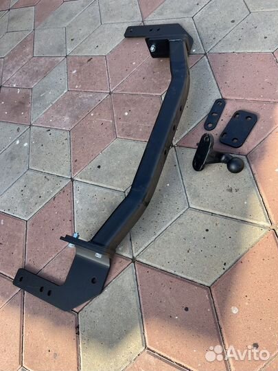 Фаркоп на toyota land cruiser 200