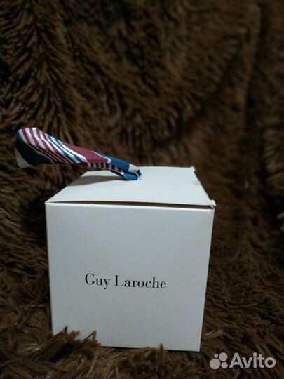 Оригинальный шарф Guy Laroche