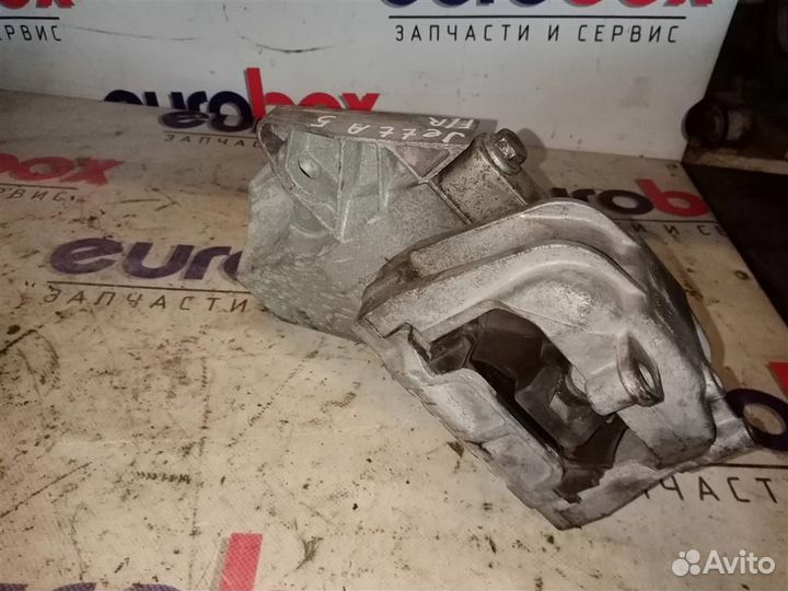 Опора двигателя правая VW Jetta 2006-2011