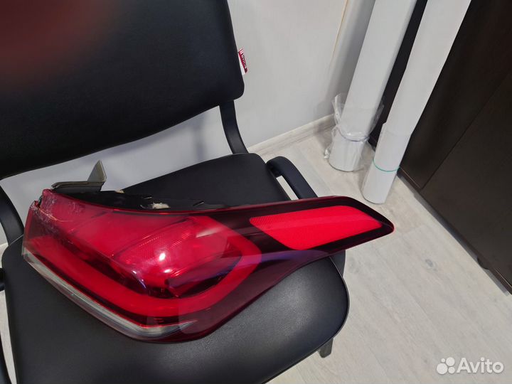 Правый задний фонарь Дженесис G 80