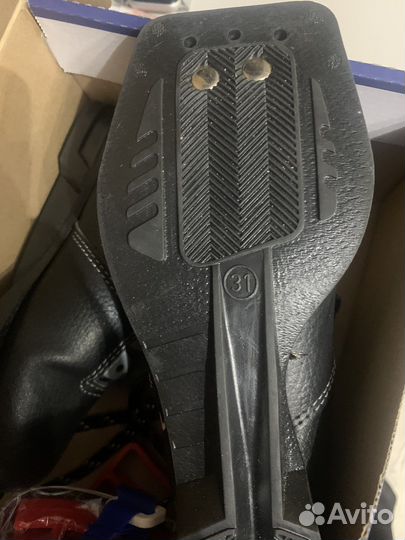 Лыжные ботинки