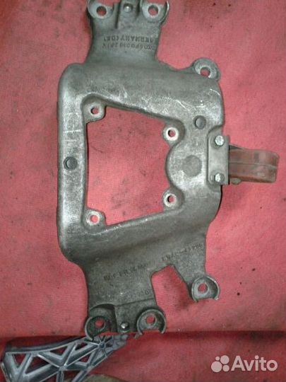 Audi A6 C6 4F траверса Ауди 4F0399263K кронштейн А