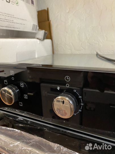 Электрический духовой шкаф avex HM 6060 B черный