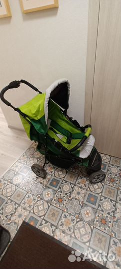 Прогулочная коляска