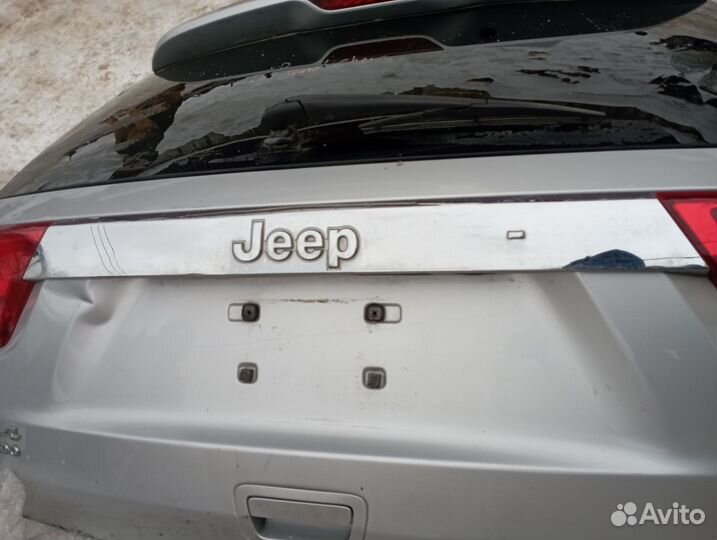 Стекло крышки багажника jeep grand cherokee 11-13