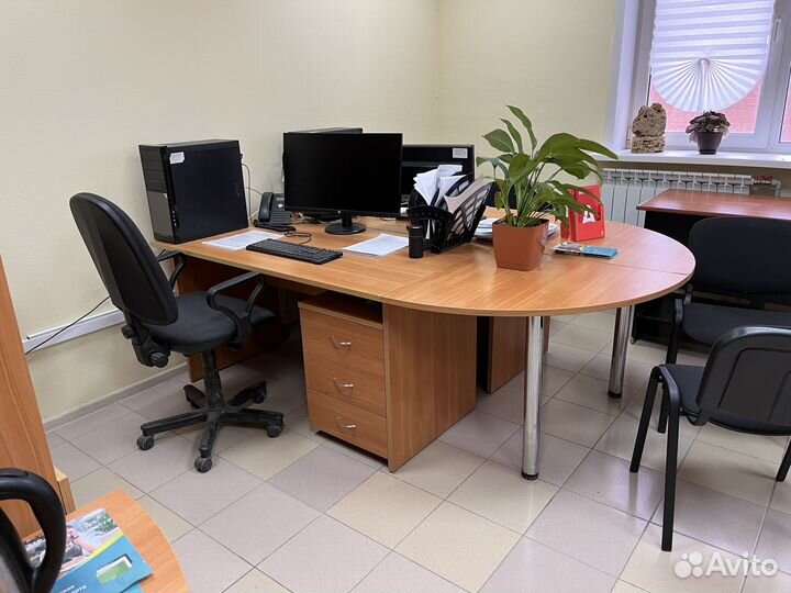 Продам офисную мебель б/у
