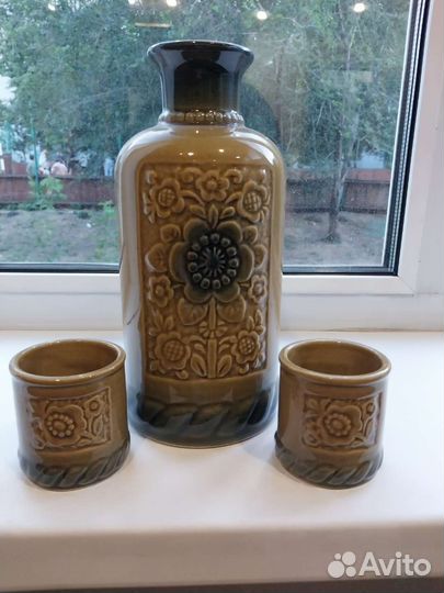 Керамика : кувшины и другие изделия